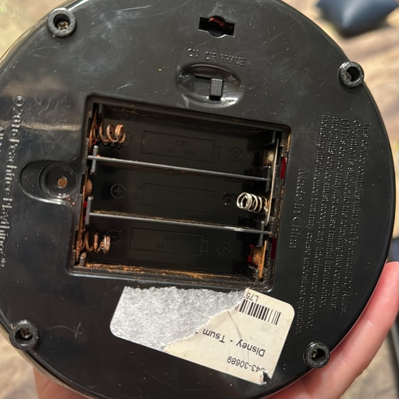 Mickey, Pooh and Stitch *DOES NOT WORK* - Picture 2 of 3